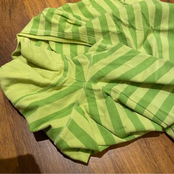 Y2K athletic striped T-shirt, size small. Cotton and Lyrcra. Scoop neck. - Picture 5 of 6